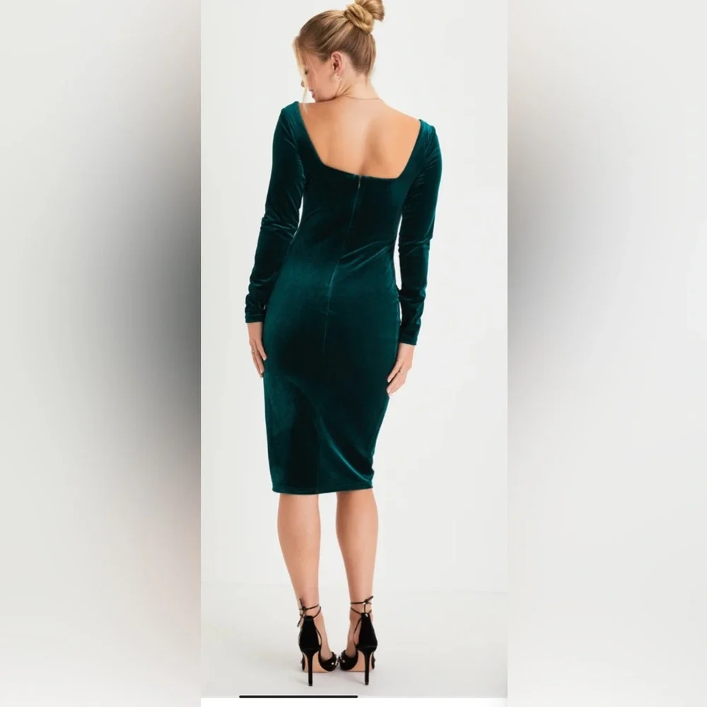 NWT Lulus Velvet Emerald Green Dress - Picture 2 of 7